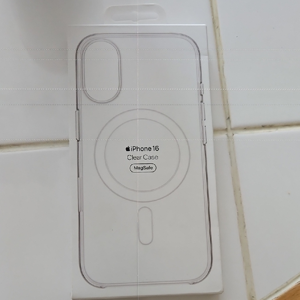 Apple iPhone 16 Clear Case with MagSafe - Transparent